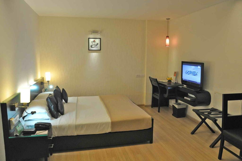 Comfort Inn Sunset Ahmadábád Kültér fotó