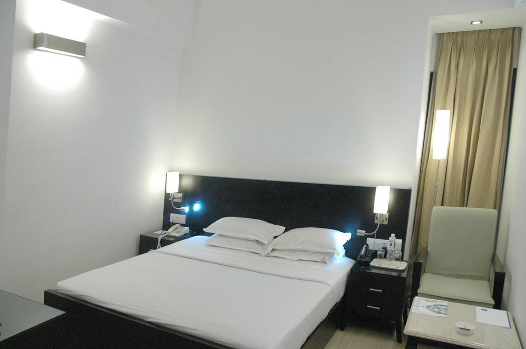 Comfort Inn Sunset Ahmadábád Kültér fotó