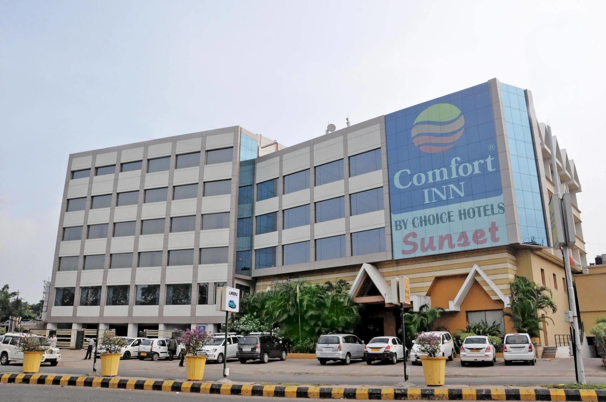 Comfort Inn Sunset Ahmadábád Kültér fotó