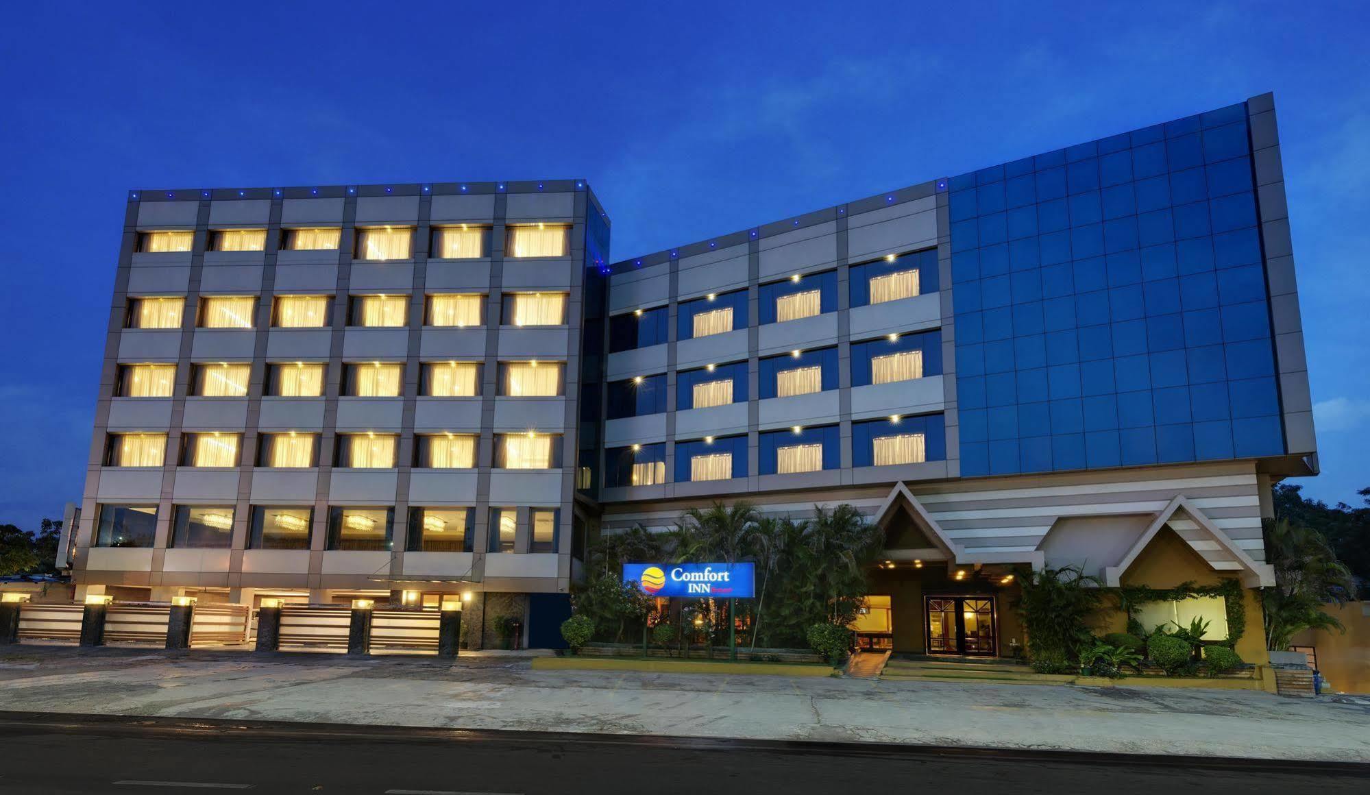 Comfort Inn Sunset Ahmadábád Kültér fotó